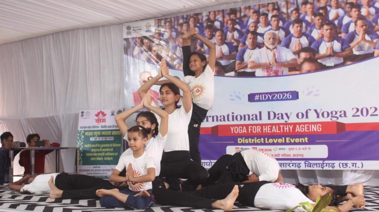 अंतर्राष्ट्रीय योग दिवस पर राजस्व मंत्री श्री टंक राम वर्मा की मौजूदगी में 1,000 से अधिक लोगों ने किया योगाभ्यास