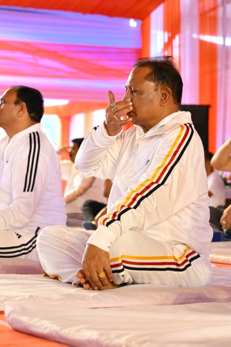 विश्व को भारत की अमूल्य देन है योग, इसे जन-जन तक पहुंचाना हमारी जिम्मेदारी : मुख्यमंत्री श्री विष्णुदेव साय