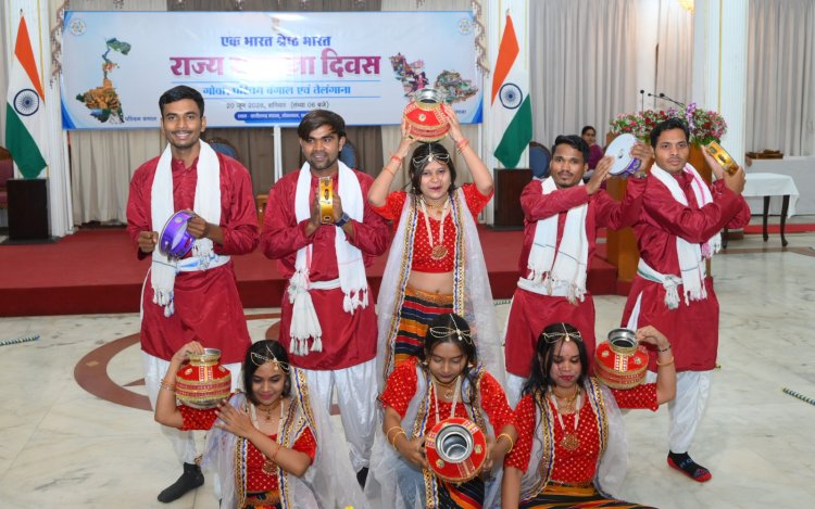 जब हम एक-दूसरे की भाषा, कला और संस्कृति से एकाकार होते है तो राष्ट्र की एकता और अखंडता और मजबूत होती है - राज्यपाल श्री डेका