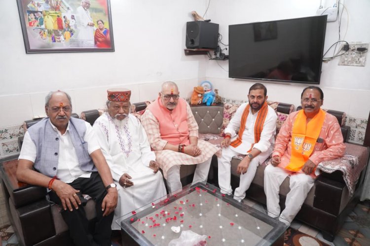 एक पेड़ माँ के नाम’ अभियान से लेकर वरिष्ठ कार्यकर्ताओं के सम्मान तक, विशेष जनसंपर्क अभियान रहा गतिशील