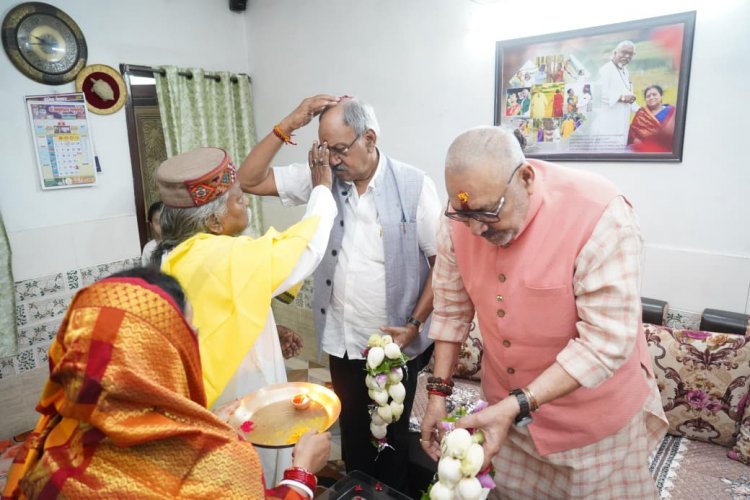 एक पेड़ माँ के नाम’ अभियान से लेकर वरिष्ठ कार्यकर्ताओं के सम्मान तक, विशेष जनसंपर्क अभियान रहा गतिशील