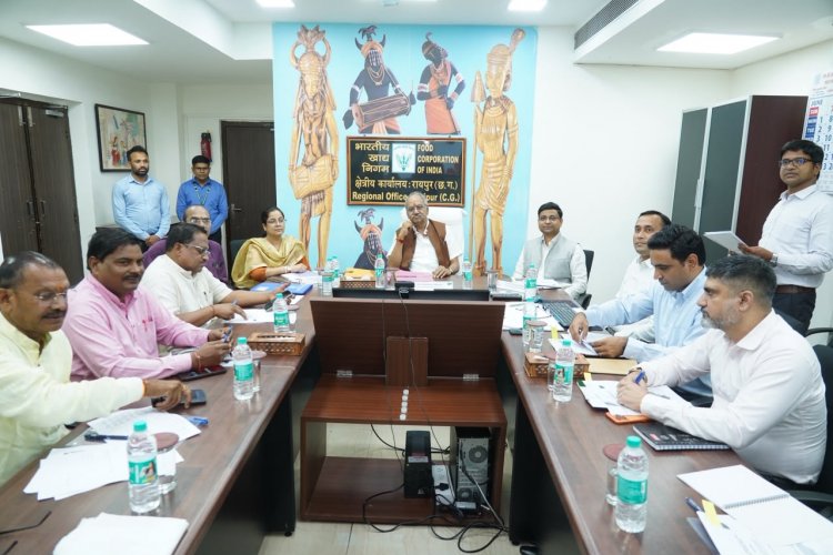 किसानों को उचित मूल्य, जनता को निर्बाध राशन मिले: FCI बैठक में बृजमोहन अग्रवाल ने दिए सख्त निर्देश