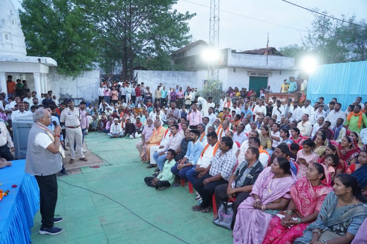 कोरासी में सांसद बृजमोहन अग्रवाल का जनसंपर्क अभियान: जनता से सीधे संवाद, विकास कार्यों की घोषणाएं और योजनाओं पर खुली चर्चा