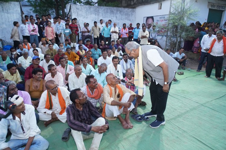कोरासी में सांसद बृजमोहन अग्रवाल का जनसंपर्क अभियान: जनता से सीधे संवाद, विकास कार्यों की घोषणाएं और योजनाओं पर खुली चर्चा