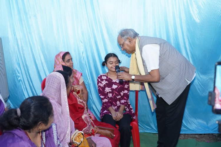 कोरासी में सांसद बृजमोहन अग्रवाल का जनसंपर्क अभियान: जनता से सीधे संवाद, विकास कार्यों की घोषणाएं और योजनाओं पर खुली चर्चा