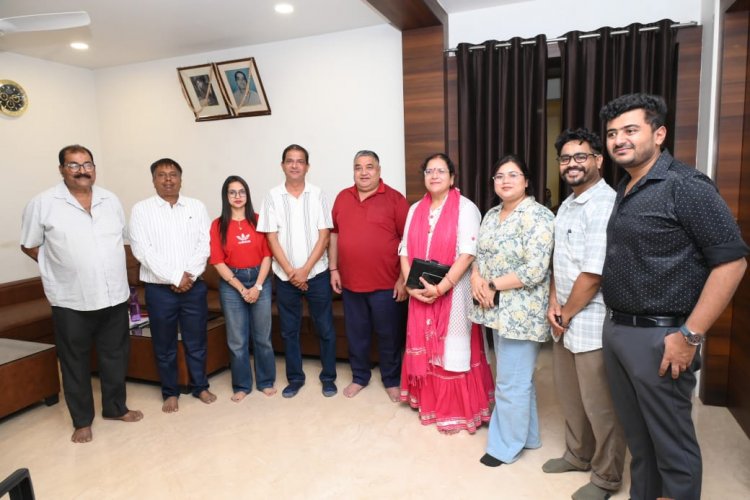 लखनपुर में सोशल मीडिया इन्फ्लूएन्सर्स से मिले पर्यटन एवं संस्कृति मंत्री श्री राजेश अग्रवाल