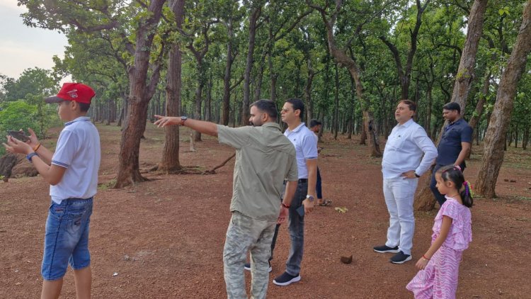 छत्तीसगढ़ पर्यटन मंडल के प्रबंध संचालक श्री विवेक आचार्य और अध्यक्ष श्री नीलू शर्मा ने प्रमुख पर्यटन स्थल राजमेरगढ़ का किया दौरा