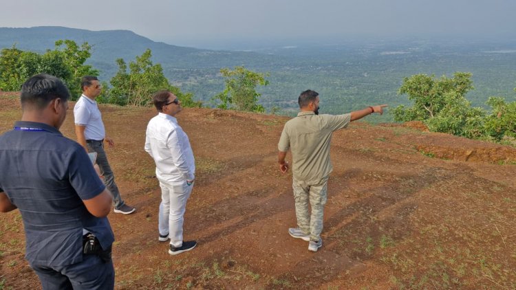 छत्तीसगढ़ पर्यटन मंडल के प्रबंध संचालक श्री विवेक आचार्य और अध्यक्ष श्री नीलू शर्मा ने प्रमुख पर्यटन स्थल राजमेरगढ़ का किया दौरा