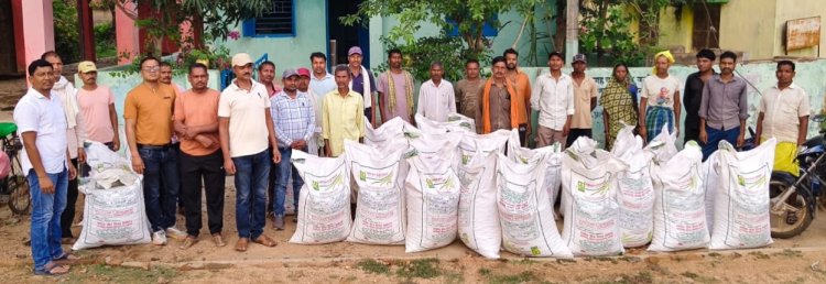 राष्ट्रीय खाद्य तेल मिशन योजना के तहत 25 किसानों को वितरित किए गए गुणवत्तायुक्त बीज, आधुनिक खेती की तकनीकों का भी दिया गया प्रशिक्षण