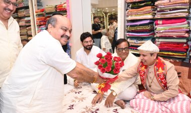 पंडरी टेक्सटाइल मार्केट में ‘आनंदम’ नवीन प्रतिष्ठान का शुभारंभ, विधायक पुरन्दर मिश्रा ने दी शुभकामनाएं
