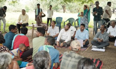 दो दिन पहले ट्रैक्टर से सुकमा पहुंचे ग्रामीण, दो दिन बाद बाइक से गांव पहुंचे कलेक्टर-सीईओ