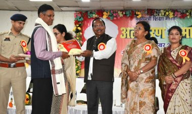 शिक्षक दिवस पर बलरामपुर में जिला स्तरीय समारोह- 21 उत्कृष्ट शिक्षक ज्ञानदीप और शिक्षादूत पुरस्कार से सम्मानित