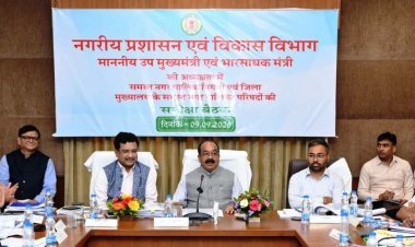 सुबह शहर में निकलें अधिकारी, जमीनी हकीकत देखें और काम कराएं : श्री अरुण साव