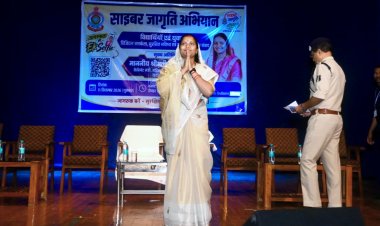 मंत्री लक्ष्मी राजवाड़े ने विद्यार्थियों को किया साइबर अपराधों से बचाव के प्रति जागरूक
