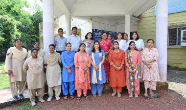 केंद्रीय राज्यमंत्री श्रीमती सावित्री ठाकुर ने सखी वन स्टॉप सेंटर का किया निरीक्षण