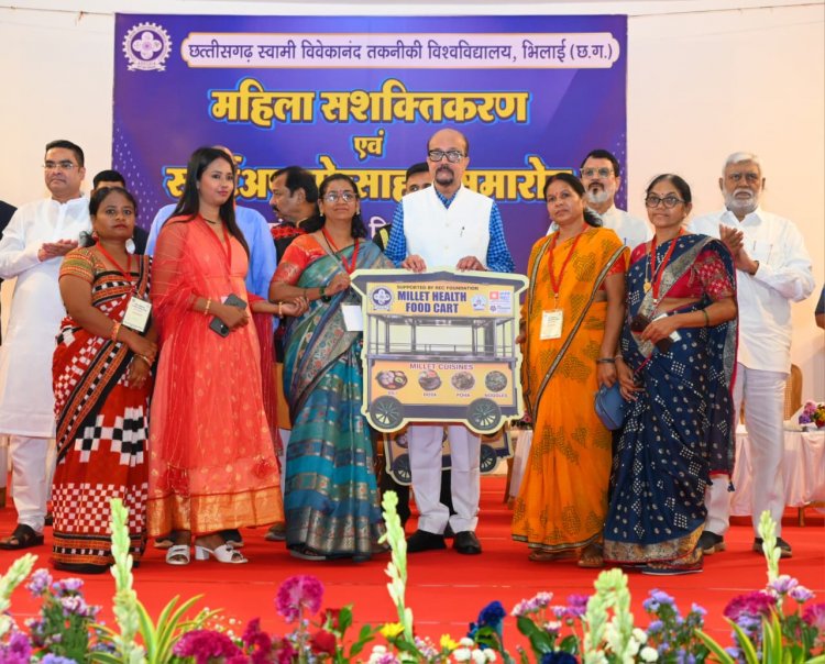 कुलाधिपति एवं राज्यपाल रमेन डेका मुख्य अतिथि के रूप में हुए शामिल