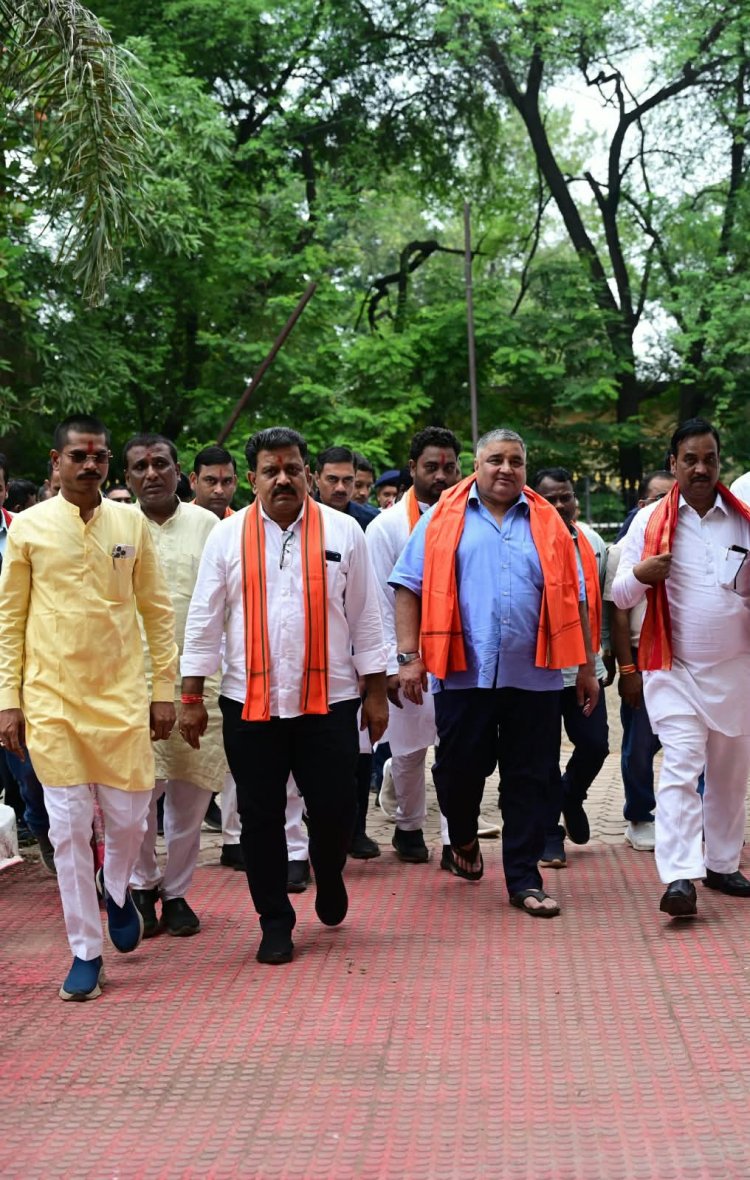 निर्माण कार्यो की धीमी प्रगति पर उप मुख्यमंत्री एवं पर्यटन मंत्री ने ठेकेदारों और निर्माण एजेंसियों के प्रति जताई नाराजगी